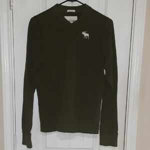 Abercrombie & Fitch Olive Green Muscle Fit Long sleeved shirt. Boys XL